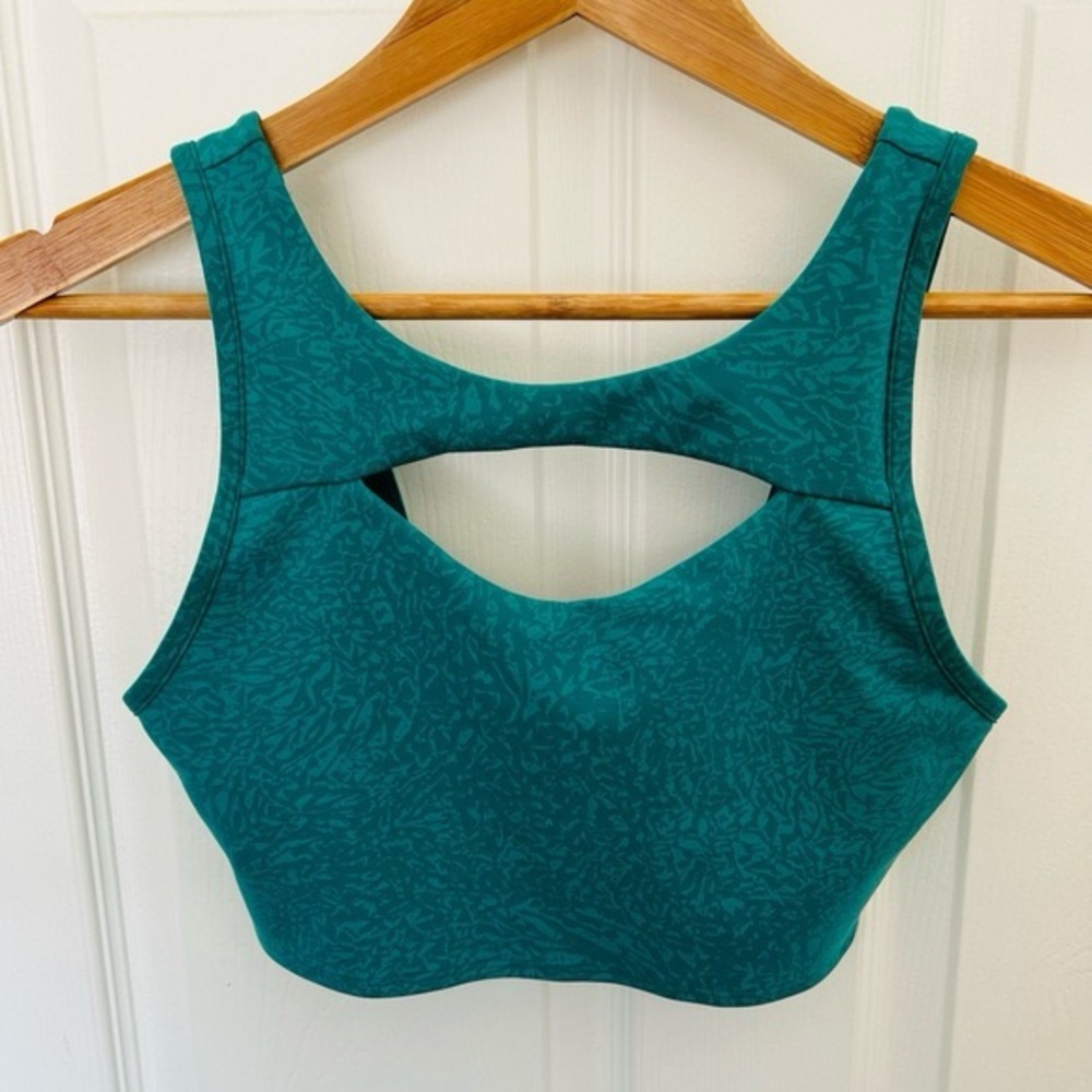 Lululemon Everlux cut out Sports Bra